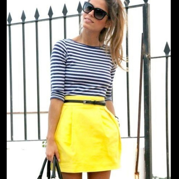 Banana Republic Dresses & Skirts - Banana Republic Mini Skirt Yellow Sz Med